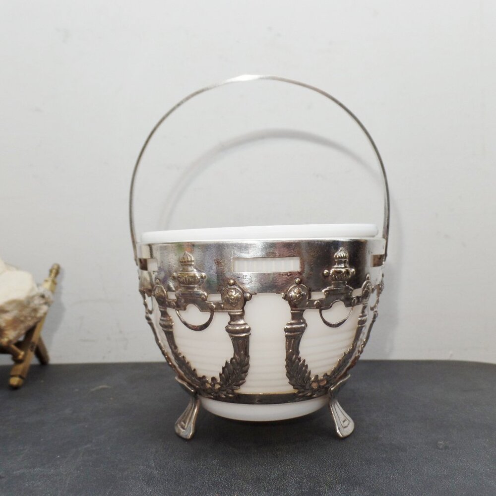 Vintage Bon Bon Dish Condiment Basket